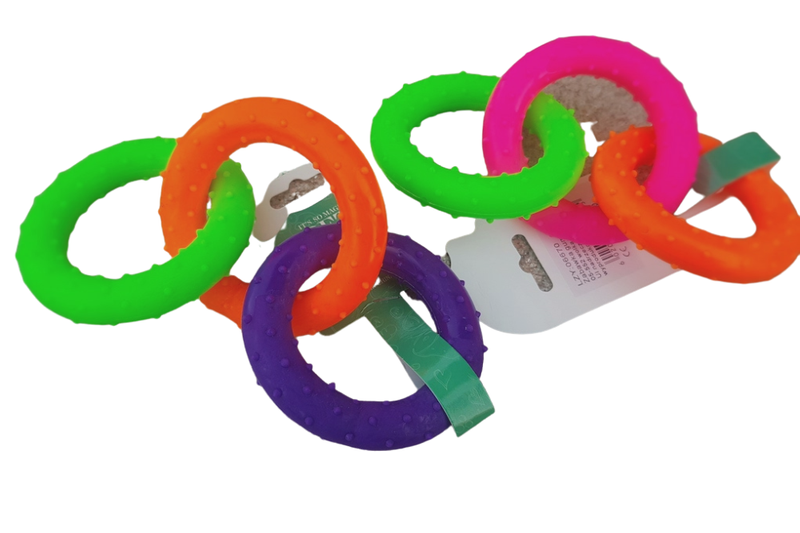 Trzy gumowe kolorowe ringi dla szczeniaczka